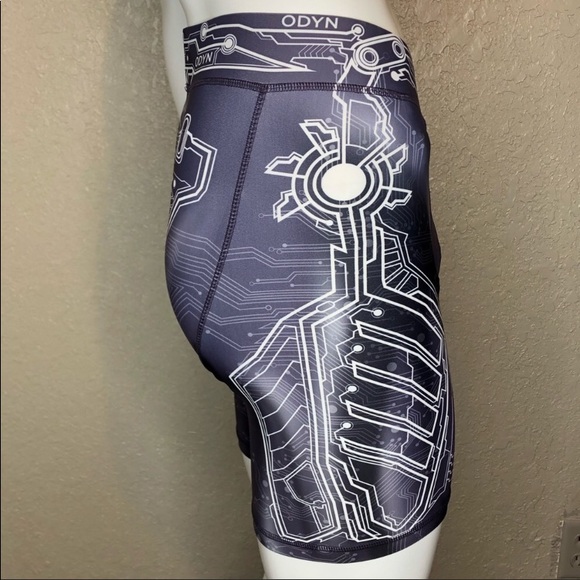 Mens ODYN athletic shorts. Size small - Picture 3 of 6